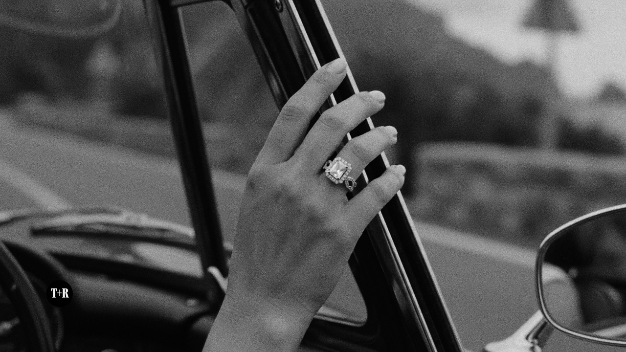 Cine de Dos engagement ring still